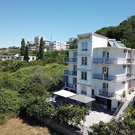 Hotel Fama Škalngur Dış mekan fotoğraf