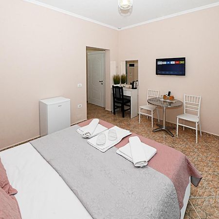 Hotel Fama Škalngur Dış mekan fotoğraf