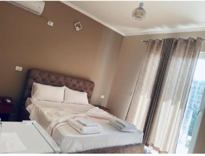 Hotel Fama Škalngur Dış mekan fotoğraf
