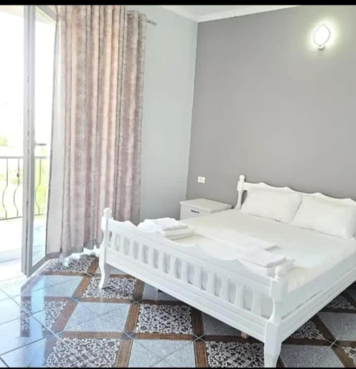 Hotel Fama Škalngur Dış mekan fotoğraf