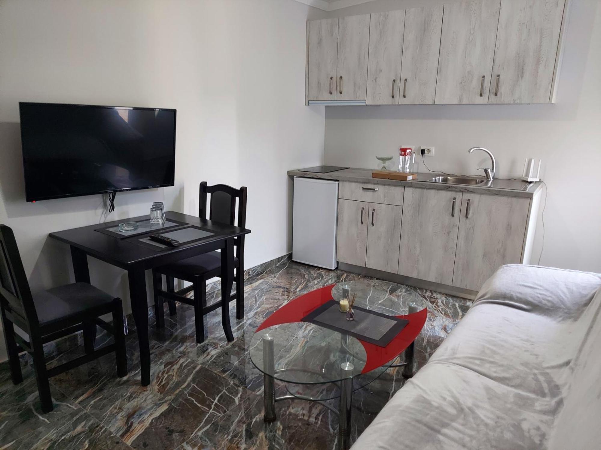 Hotel Fama Škalngur Dış mekan fotoğraf