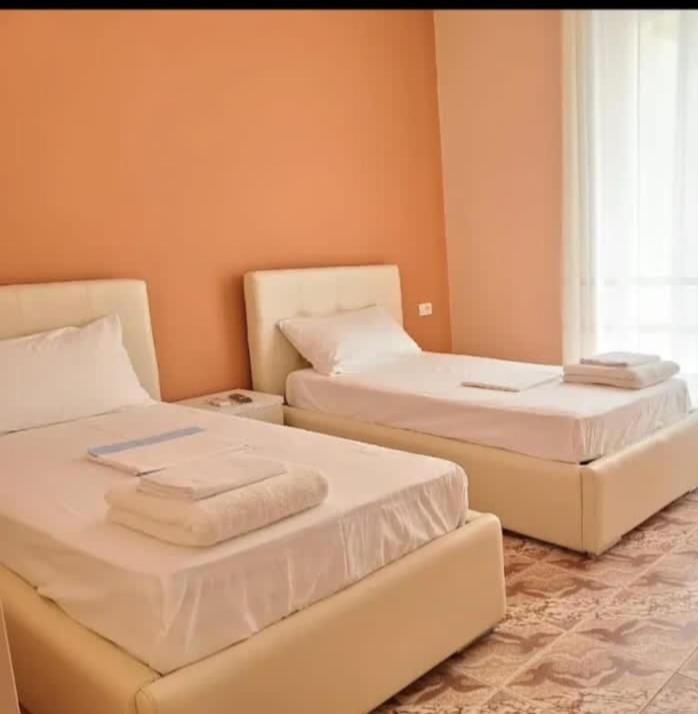 Hotel Fama Škalngur Dış mekan fotoğraf