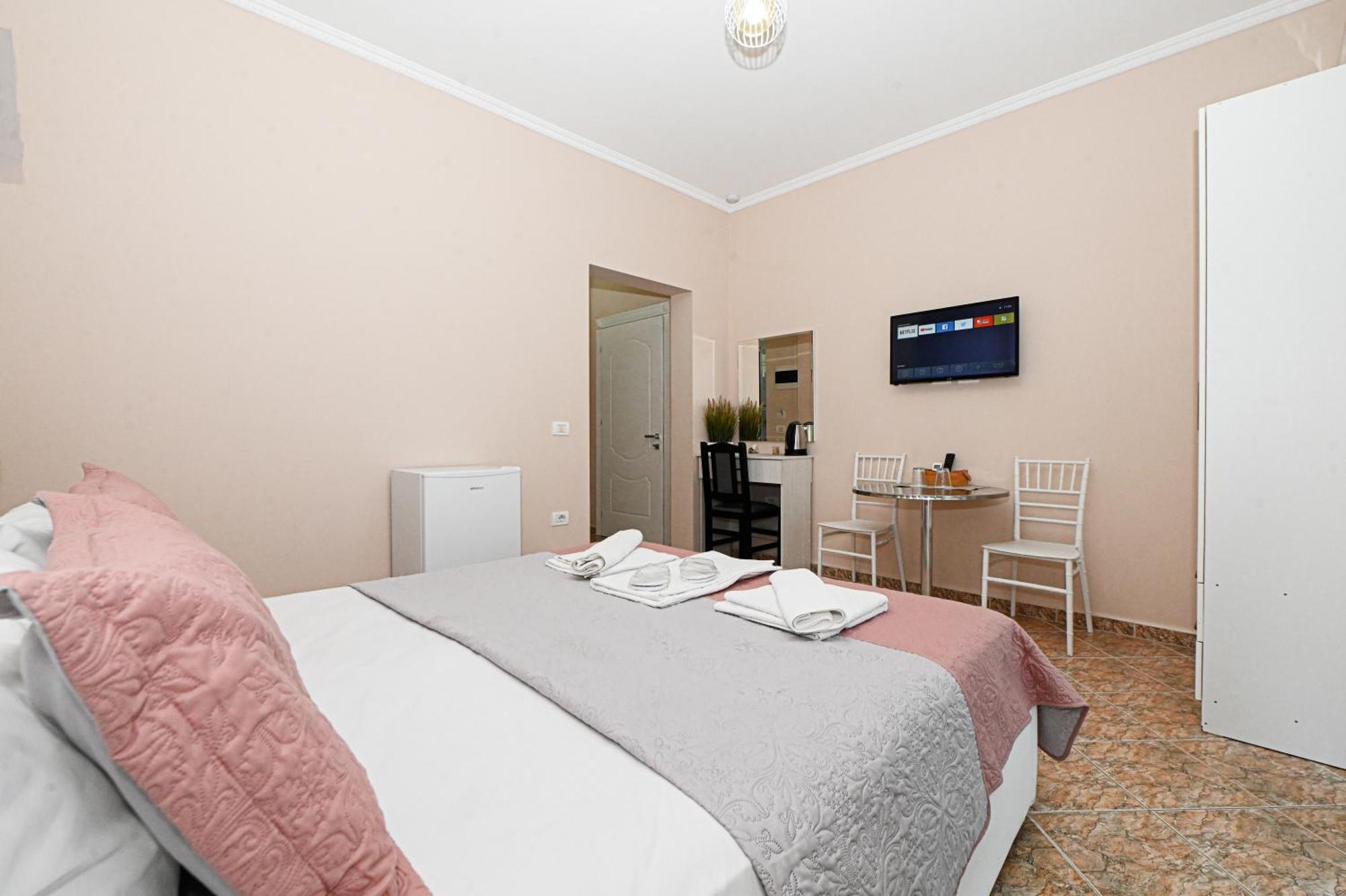 Hotel Fama Škalngur Dış mekan fotoğraf