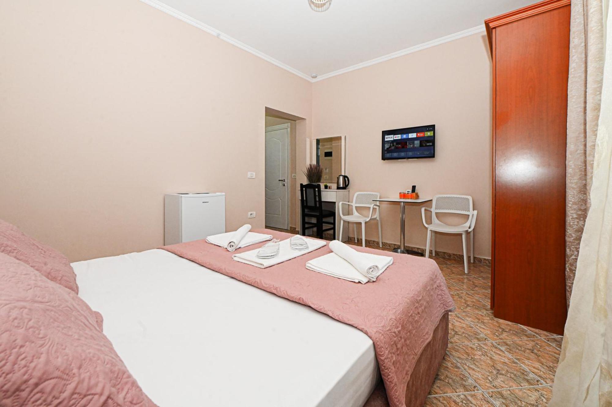 Hotel Fama Škalngur Dış mekan fotoğraf
