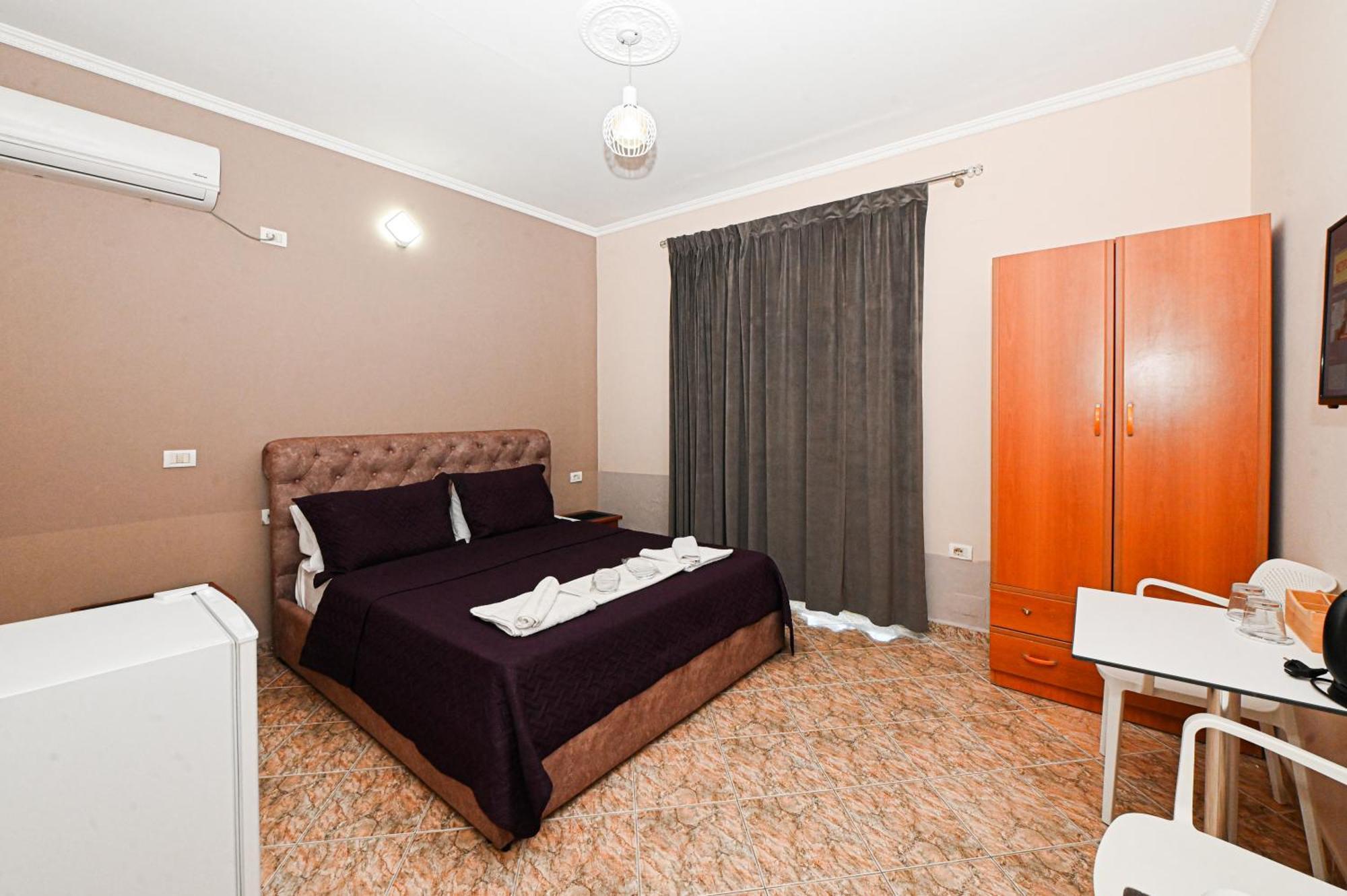 Hotel Fama Škalngur Dış mekan fotoğraf