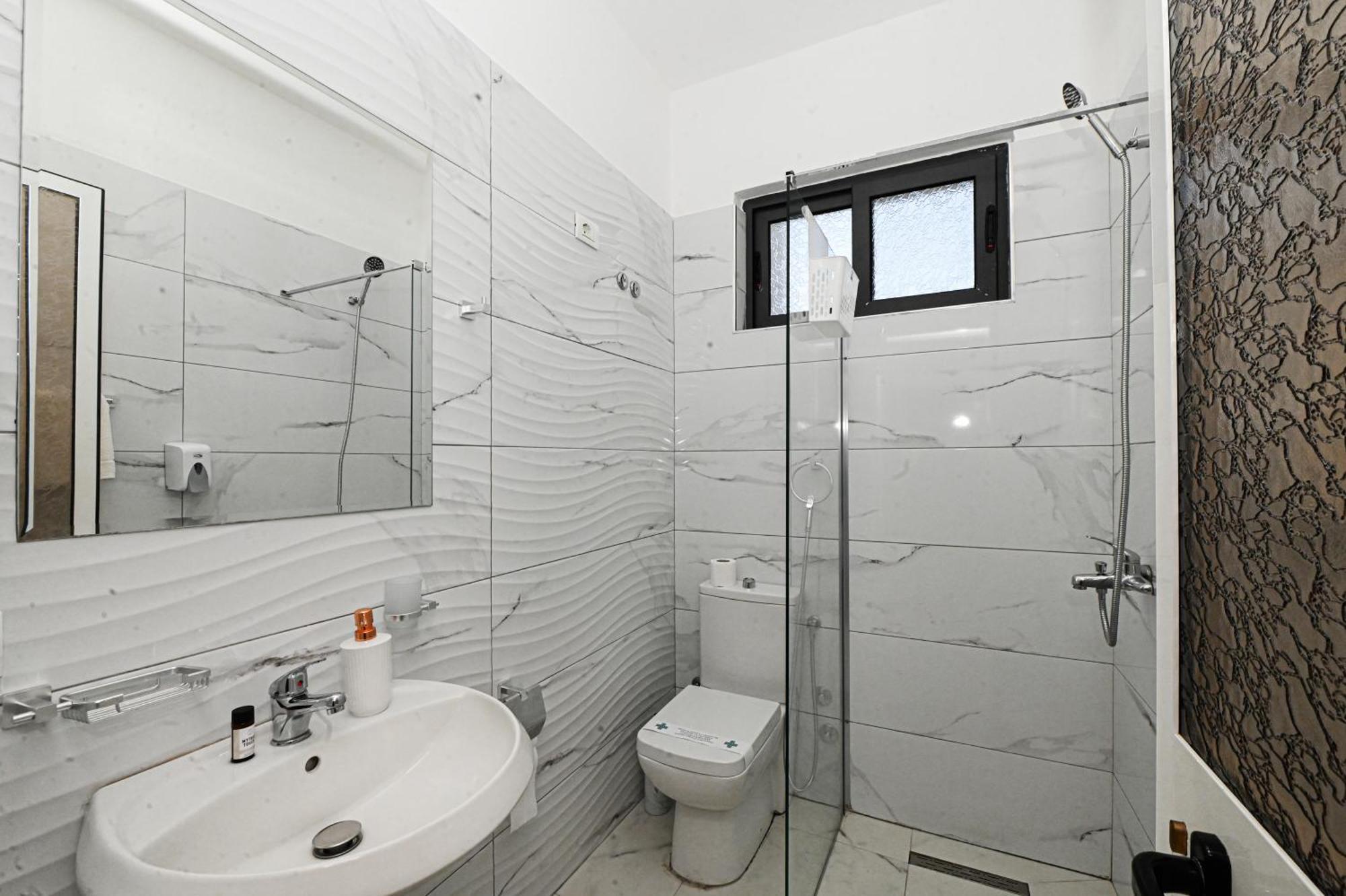 Hotel Fama Škalngur Dış mekan fotoğraf