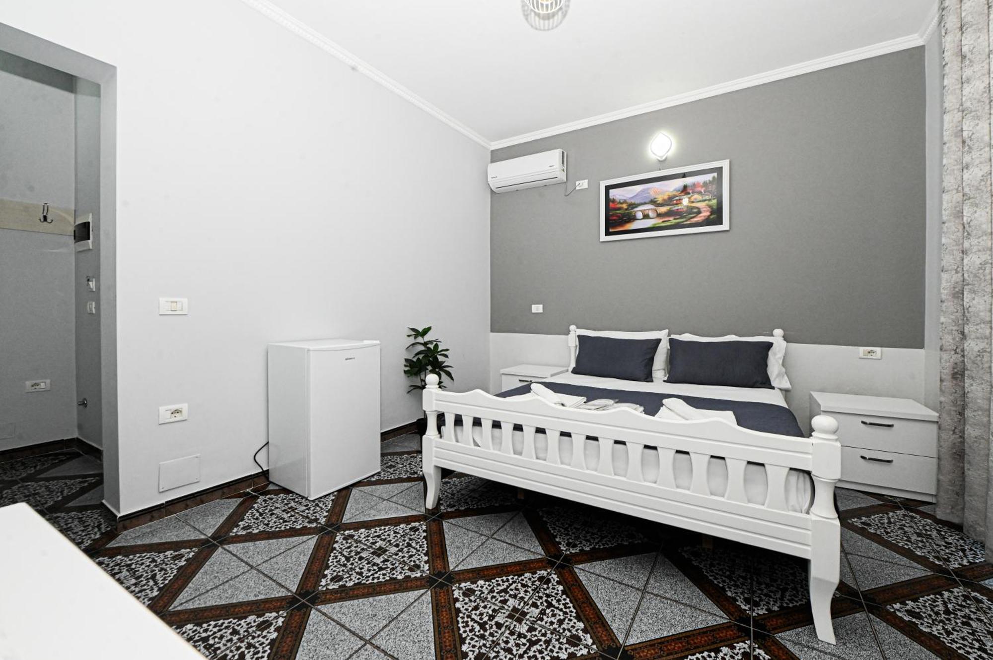 Hotel Fama Škalngur Dış mekan fotoğraf