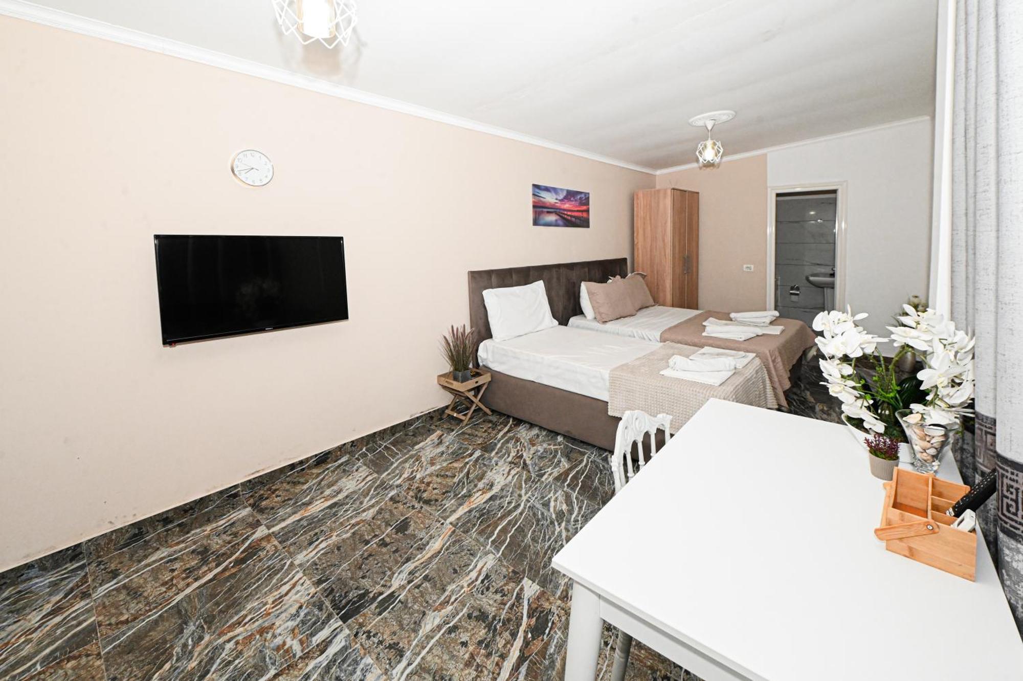 Hotel Fama Škalngur Dış mekan fotoğraf