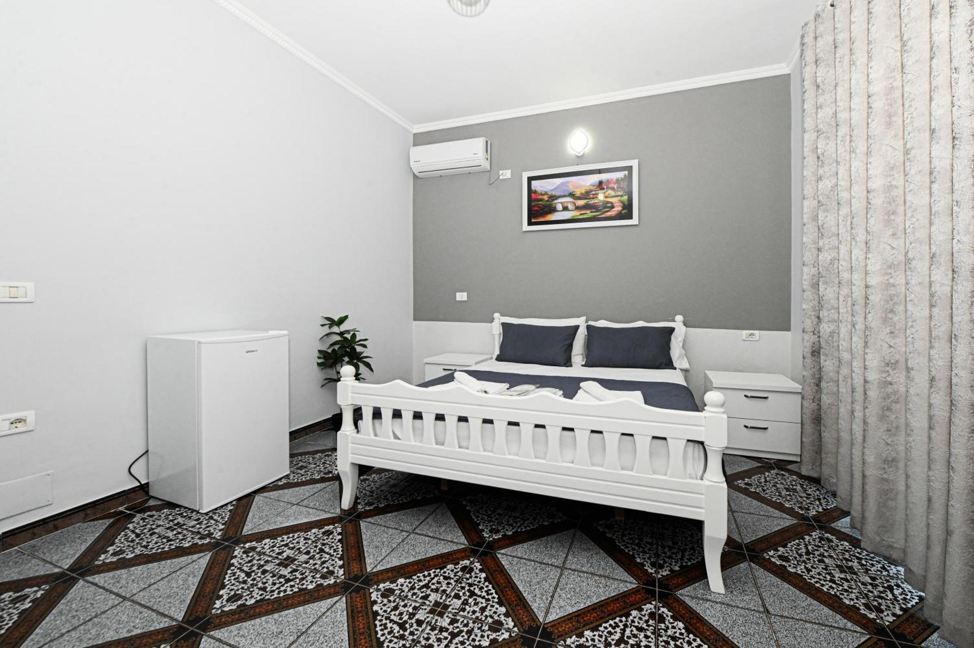 Hotel Fama Škalngur Dış mekan fotoğraf