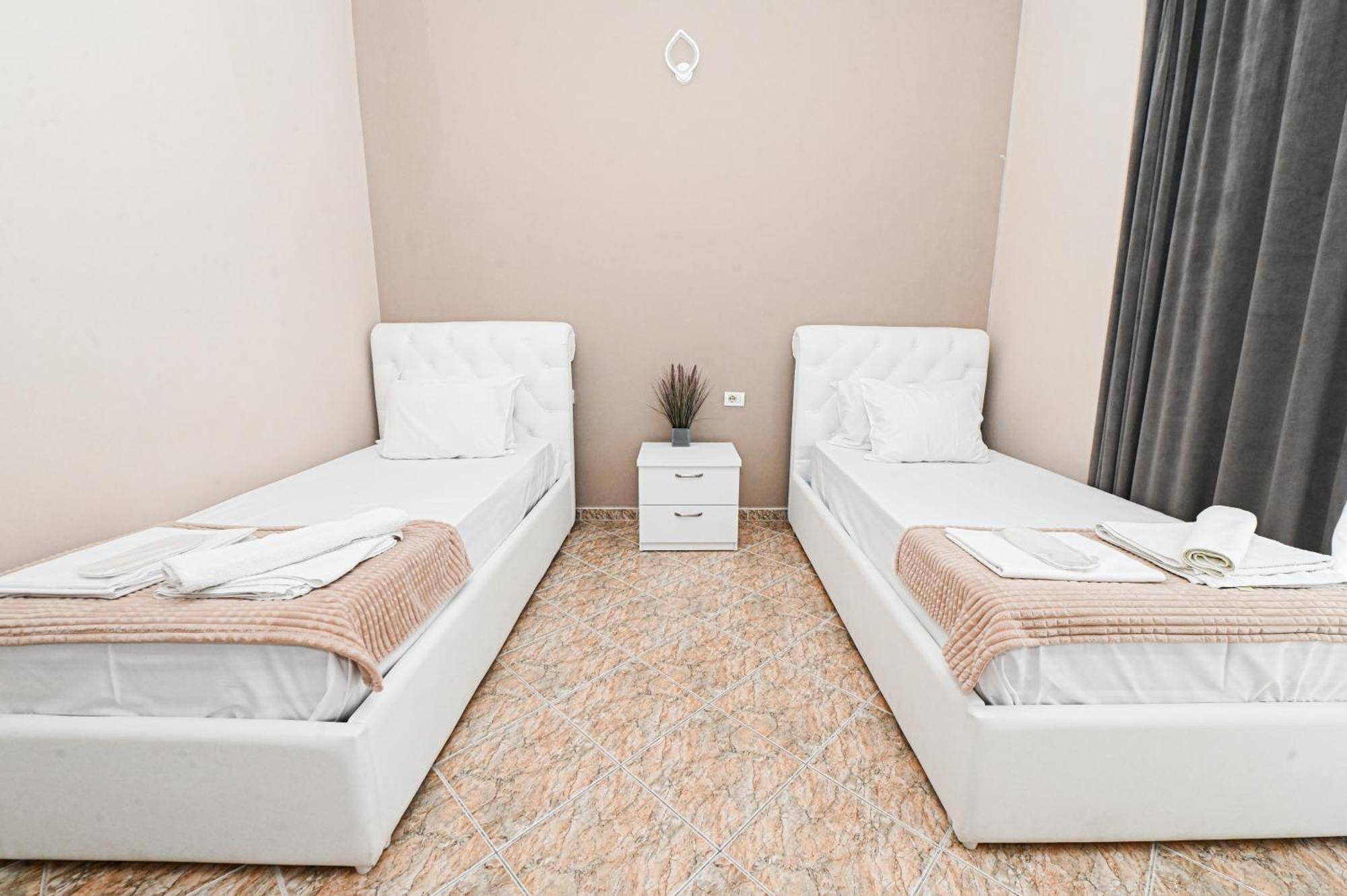 Hotel Fama Škalngur Dış mekan fotoğraf
