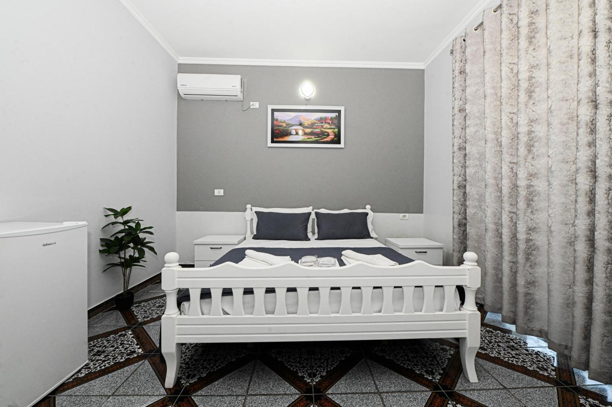 Hotel Fama Škalngur Dış mekan fotoğraf