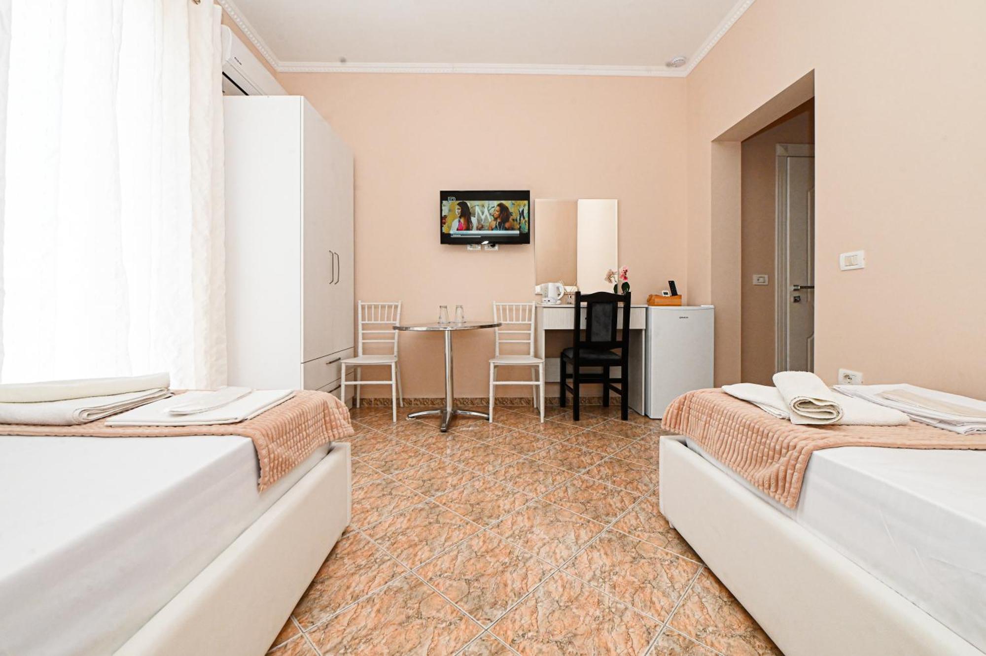 Hotel Fama Škalngur Dış mekan fotoğraf