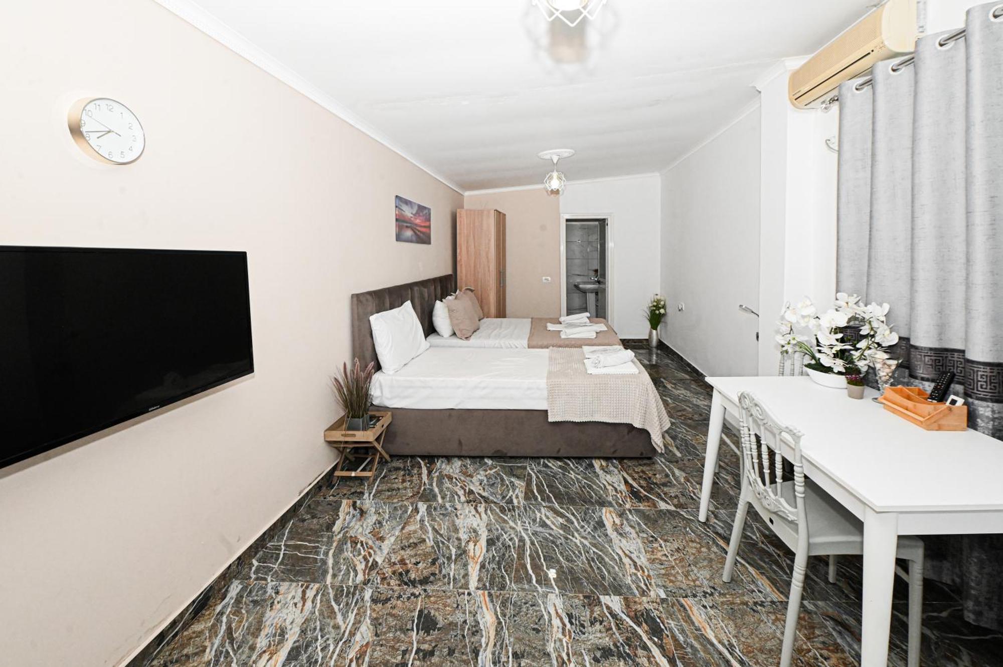 Hotel Fama Škalngur Dış mekan fotoğraf
