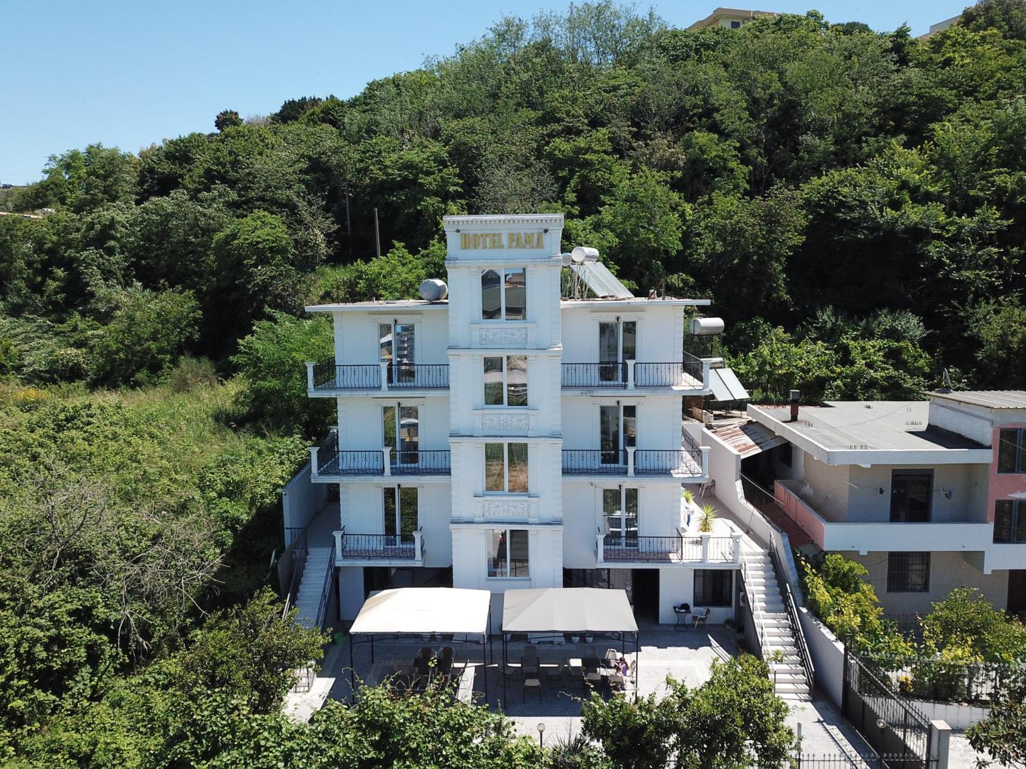 Hotel Fama Škalngur Dış mekan fotoğraf