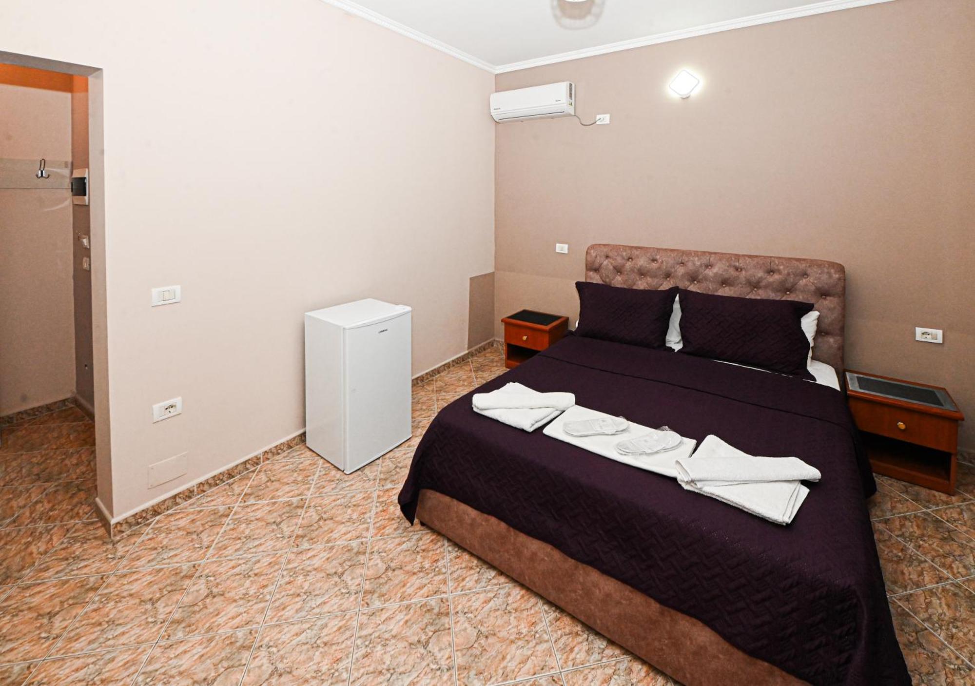 Hotel Fama Škalngur Dış mekan fotoğraf