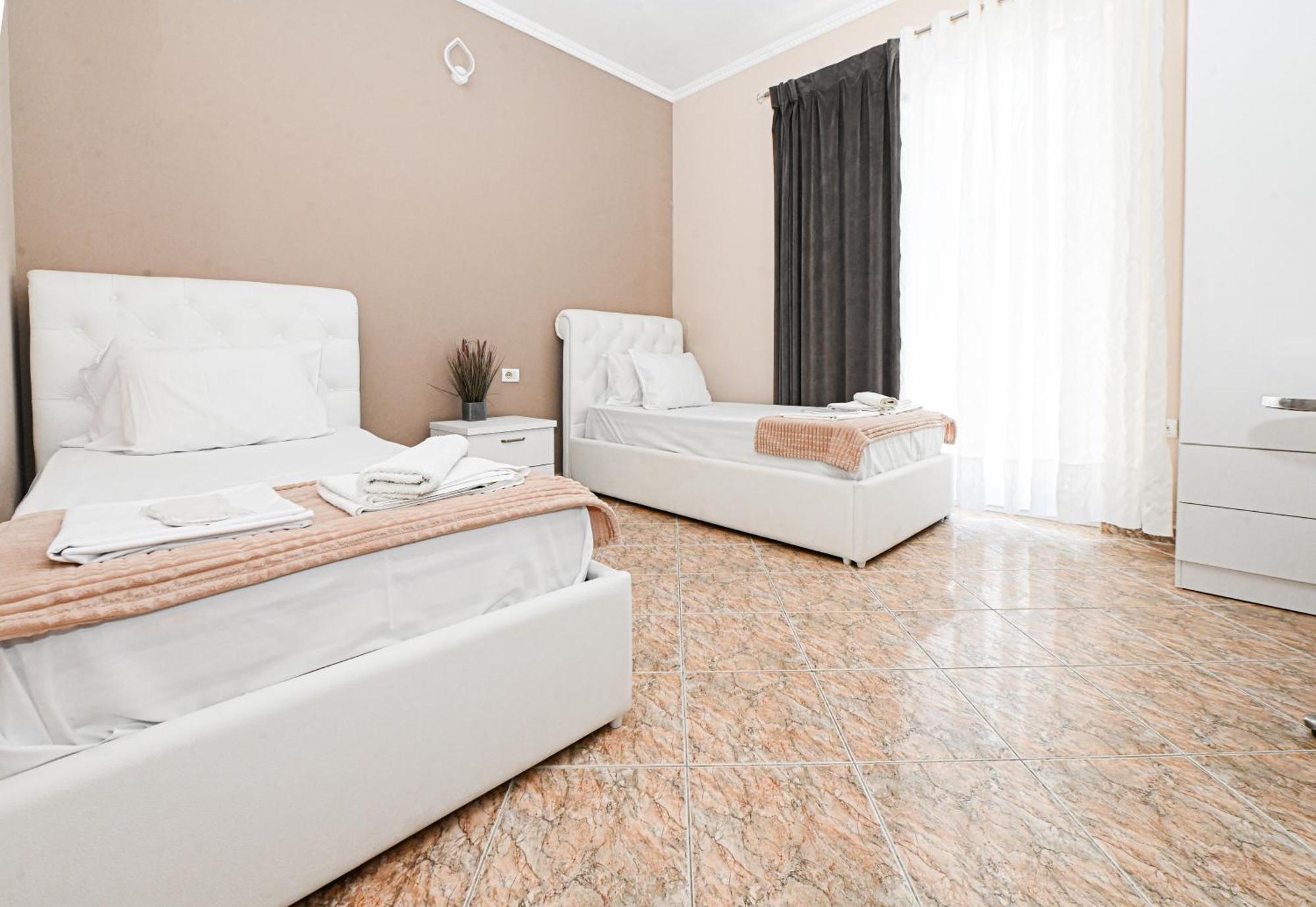 Hotel Fama Škalngur Dış mekan fotoğraf