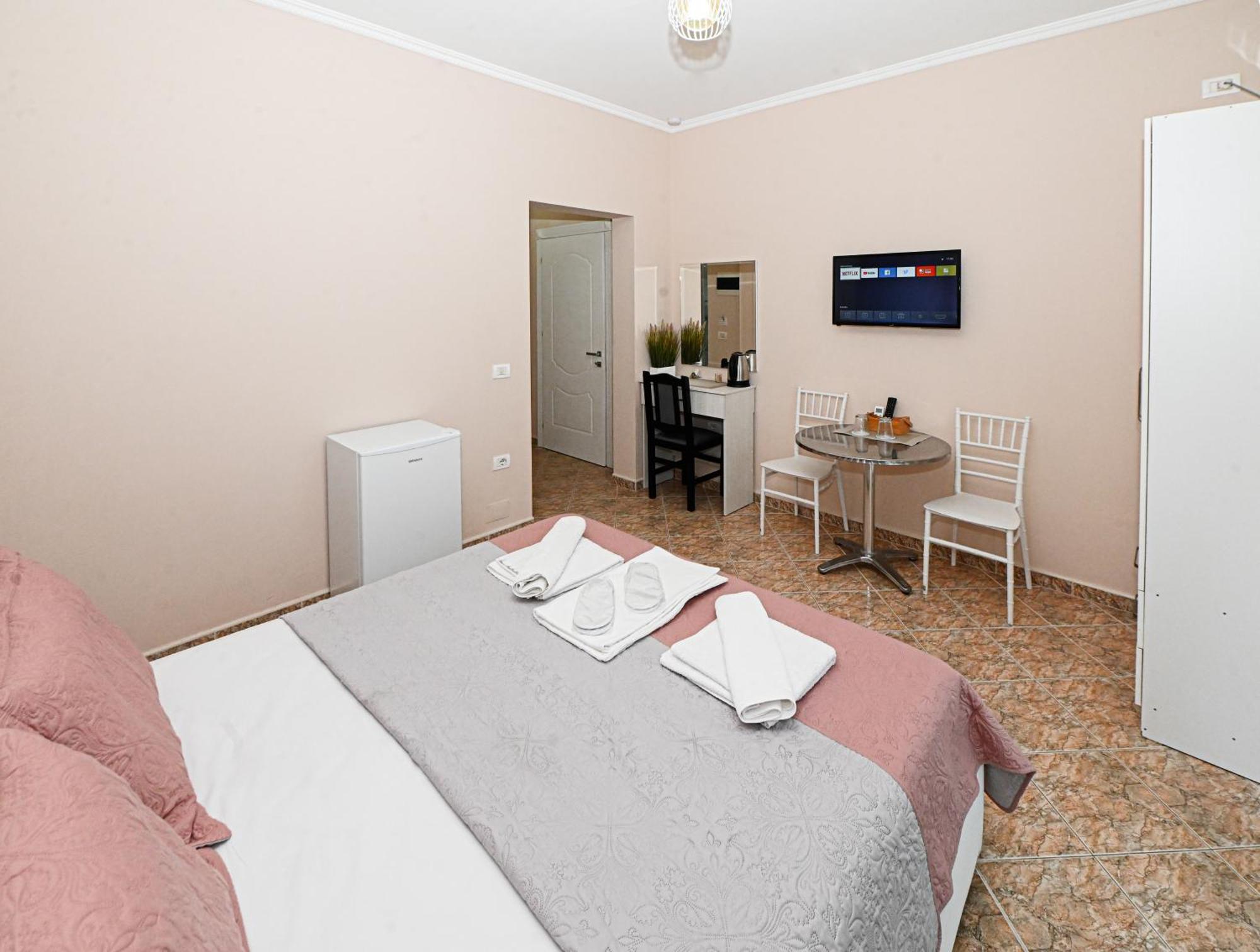 Hotel Fama Škalngur Dış mekan fotoğraf