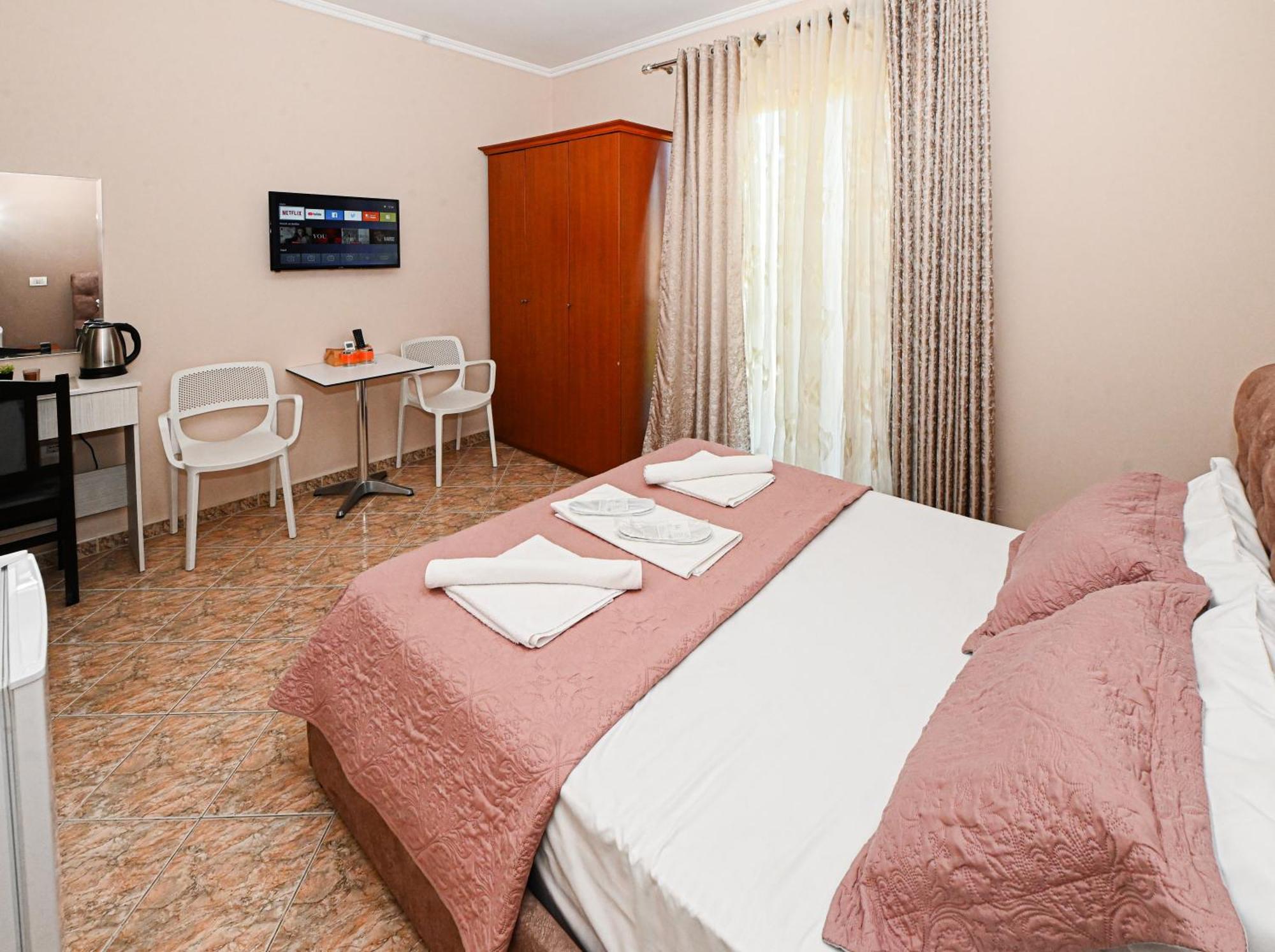 Hotel Fama Škalngur Dış mekan fotoğraf